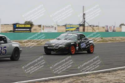 media/Jun-01-2025-CalClub SCCA (Sun) [[eae223c5dd]]/Group 5/Race (Front Straight)/
